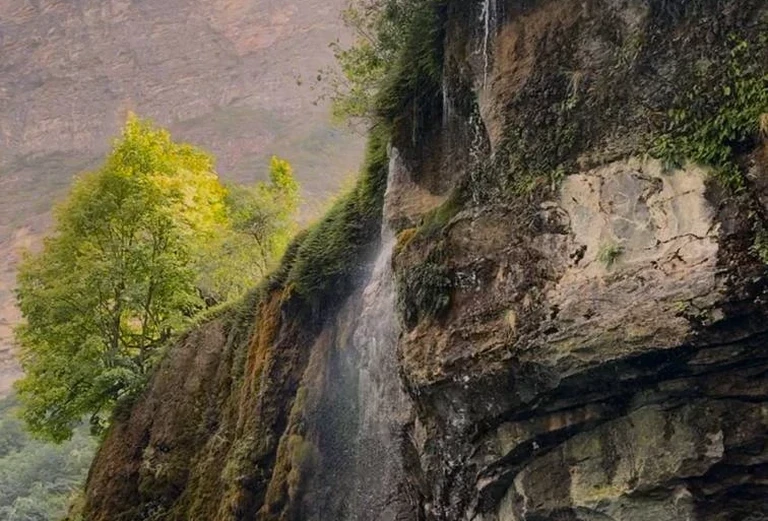 Плачущие водопады 