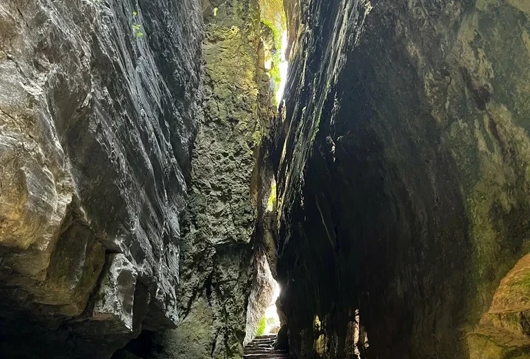 Каменная чаша 