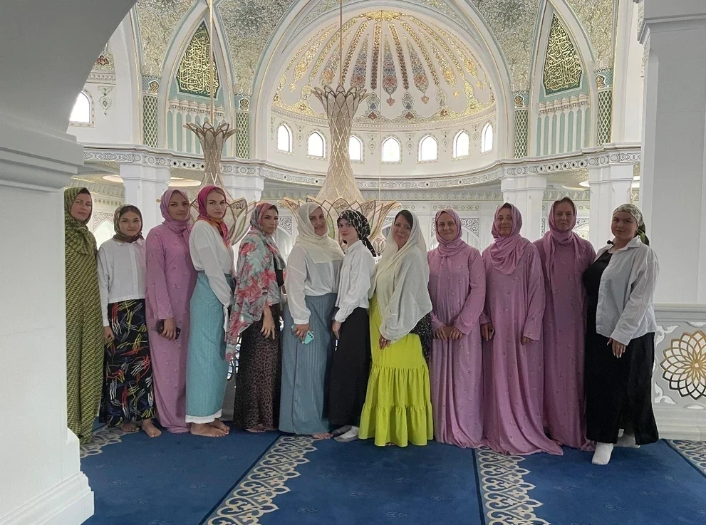 Группа в Мечети 