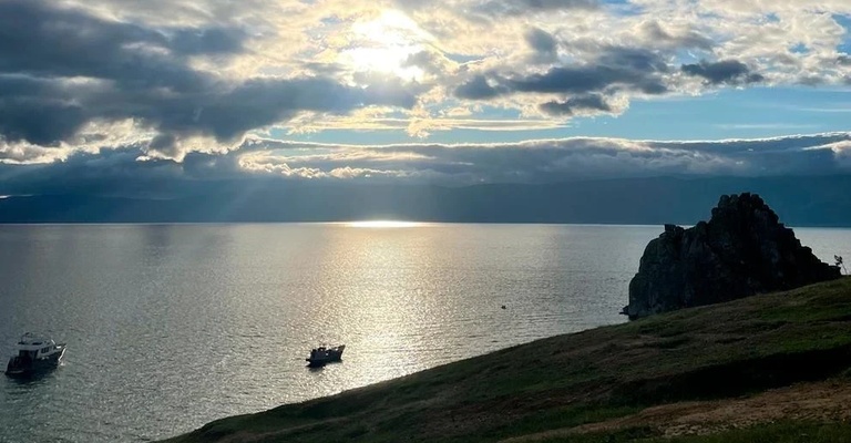 Байкал, о. Ольхон - Шаман-камень)