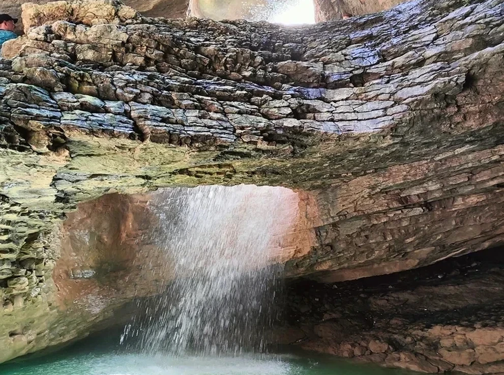 Салтинский поземный водопад 