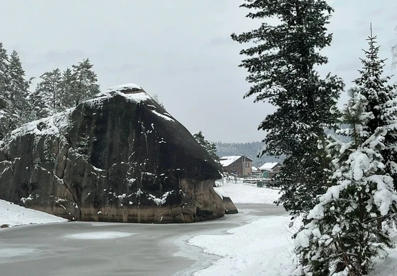 Скала «Голова Кита» зимой -Турочак, Горный Алтай