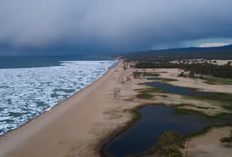 Байкал Хужир.jpg